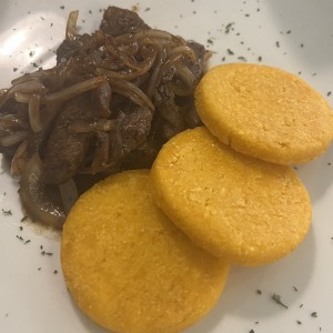 Filete de res con tortillas 