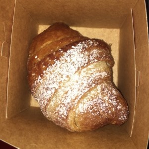 croissant de guayaba y queso crema