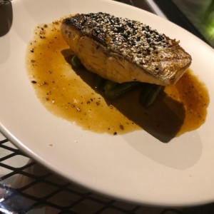 salmon con salsa sesamo