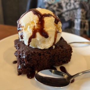 Postres - Brownie con helado