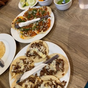 tacos al pastor y Tacos de carne