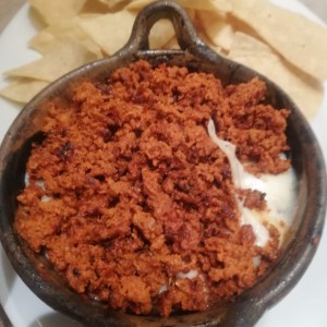 CHORIZO CON QUESO FUNDIDO