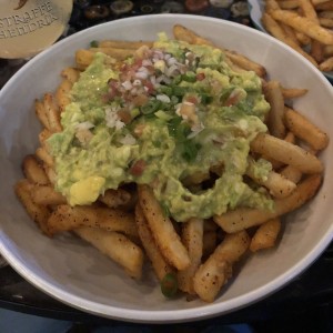 Papas fritas con guacamole