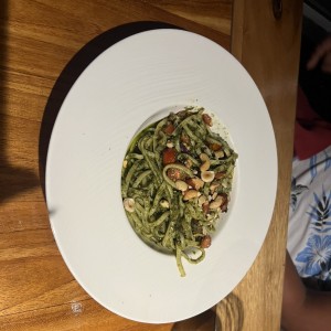 Linguini al pesto