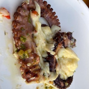 Pulpo a la Plancha con Suave de Patata