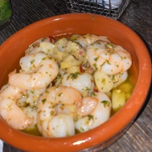 Camarones al ajillo