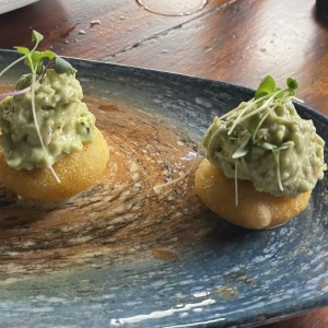 Arepas de pollo con aguacate 