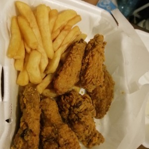 Combo de 6 alitas y papas fritas 