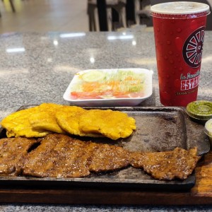 Bistec Encebollado ( Pero el dia que yo fui No tenian cebolla)