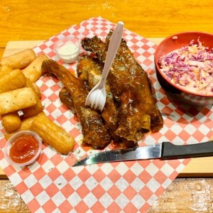 Ribs con Yuca