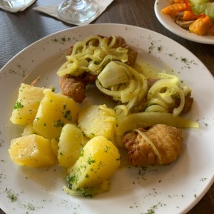 Filete de Pescado con Escabeche y papas salteadas