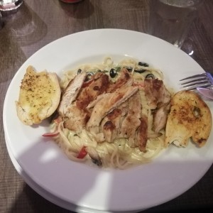 Pastas - Linguini con Pollo ?