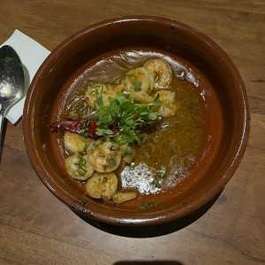 Camarones al ajillo