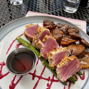 ATUN CON COSTRA DE ALMENDRAS