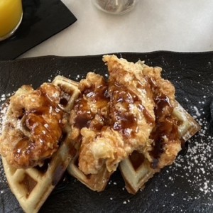 BRUNCH - Chicken y Waffles