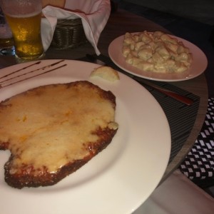 MILANESA DI POLLO ALLA PARMIGIANA