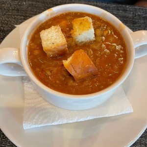 Sopa de lentejas 