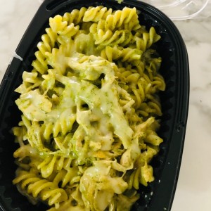 Pasta Internacional - Pesto y Pollo