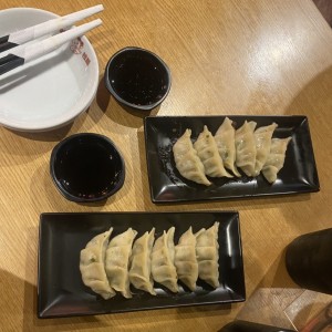 ENTRADAS - GYOZA (handmade)