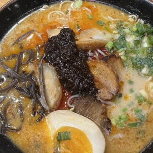 FIDEOS - VOLCANO RAMEN