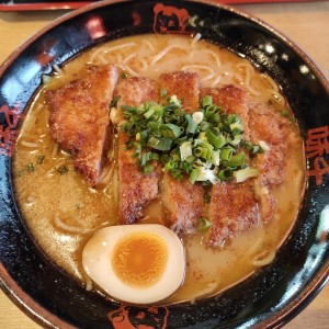  katsu-ramen (puerco) 