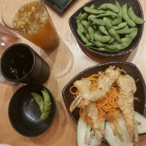 Edamame y langostinos ebi