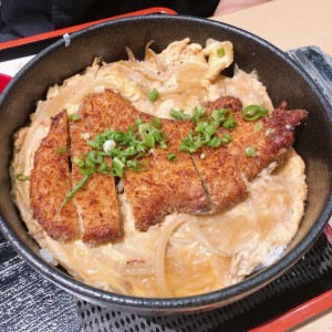 katsudon de pollo