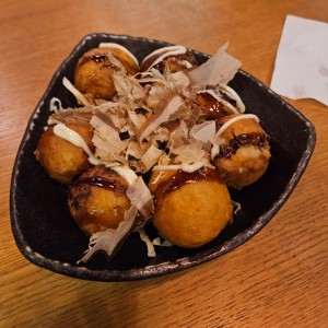 ENTRADAS - TAKOYAKI