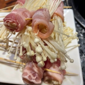 Enoki Enrollado de Bacon