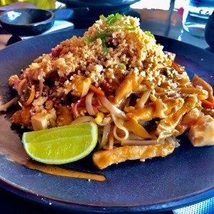 PAD THAI DE POLLO (PASTA DE ARROZ)