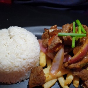 PLATO FUERTE - LOMO SALTADO