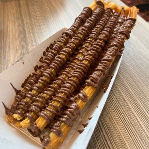 Churros sencillos de 10 con Nutella 