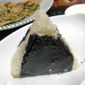 Samgak kimbap Tuna Mayo