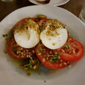 Ensalada de burrata