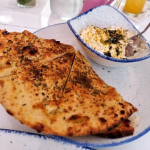 Focaccia con queso feta