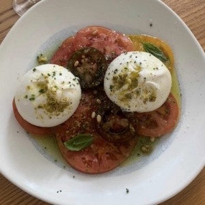 Pesto y Burrata