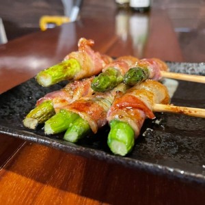 Yakitori de Esparragos con Bacon