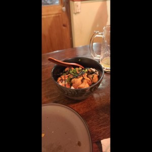 bowl de pollo con arroz
