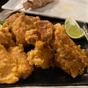 Karaage (Pollo frito)