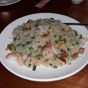 Arroz salteado mixto estilo yangzhou