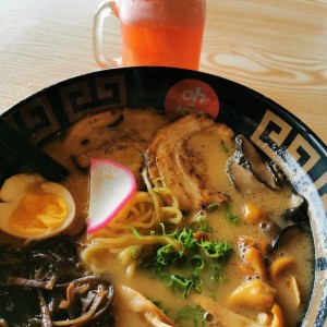 Ramen de puerco