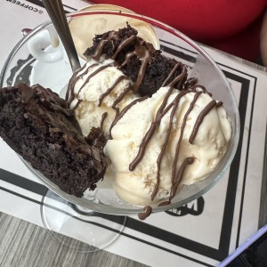 Postres - Brownie con Helado