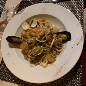 fettucine con mariscos