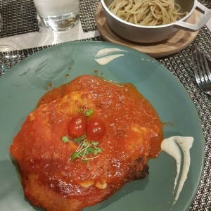 Filete de pollo a la parmigiana