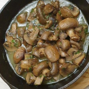 hongos al ajillo