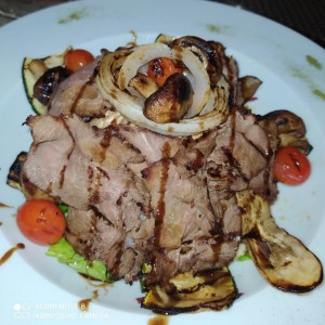 Ensalada Tagliata de roast beef