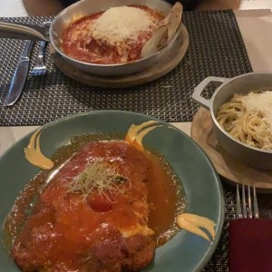 lasagna de pollo y milanesa de res