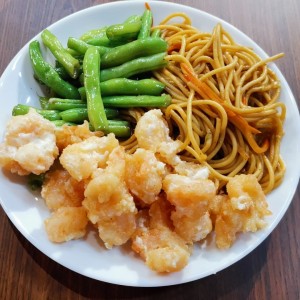 Camarones con pasta y habichuelas
