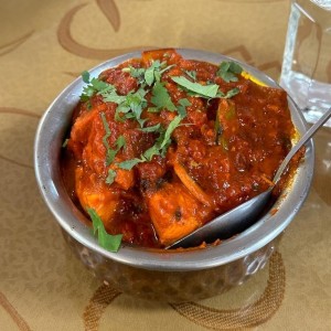 MURG TIKKA MASALA (Cubos de pollo preparado en salsa masala)