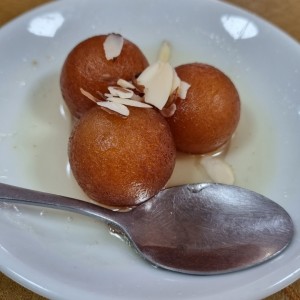 Postres - Gulab Jamun